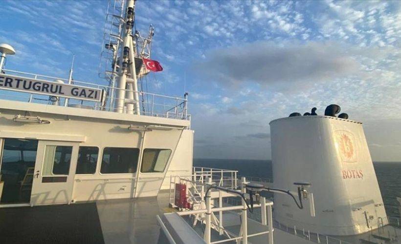 Türkiye'nin ilk yüzer LNG gemisi 'Ertuğrul Gazi'ye Türk bayrağı çekildi