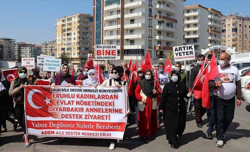 Diyarbakır annelerine Siirtli kadınlardan destek!