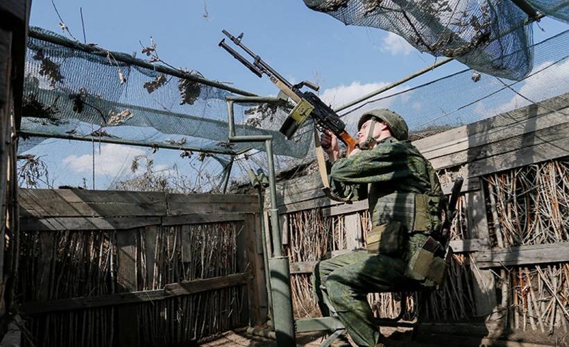 Donbas'ta sular durulmuyor: Bir Ukrayna askeri öldü