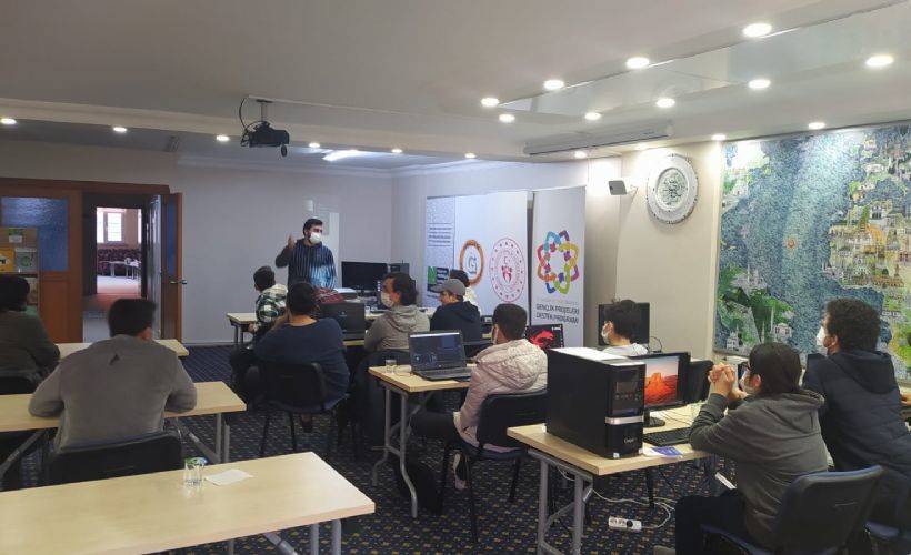 Sancaktepe İnsan ve Medeniyet Hareketi dijital gelişim kursları açtı