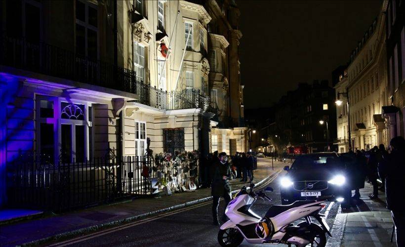 Ülkesindeki askeri darbeyi desteklemeyen Myanmar'ın Londra Büyükelçisi, elçilik binasına alınmadı