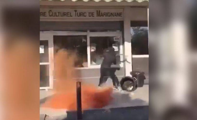 PKK destekçileri Fransa’da Türklere saldırdı