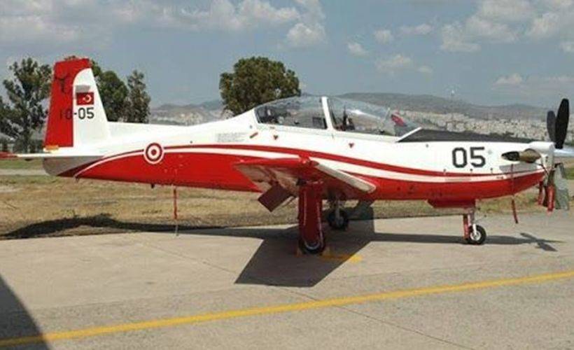 Foça açıklarında askeri eğitim uçağı denize düştü!