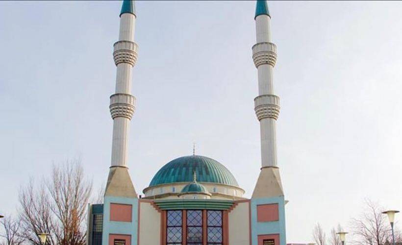 Hollanda'da yine faşist tehdit: 'Müslümanlar diri diri yakılmalıdır'