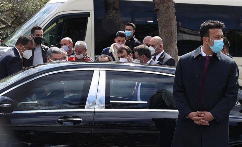 Cumhurbaşkanı Erdoğan, Tarabya'daki minibüsçülerle sohbet etti