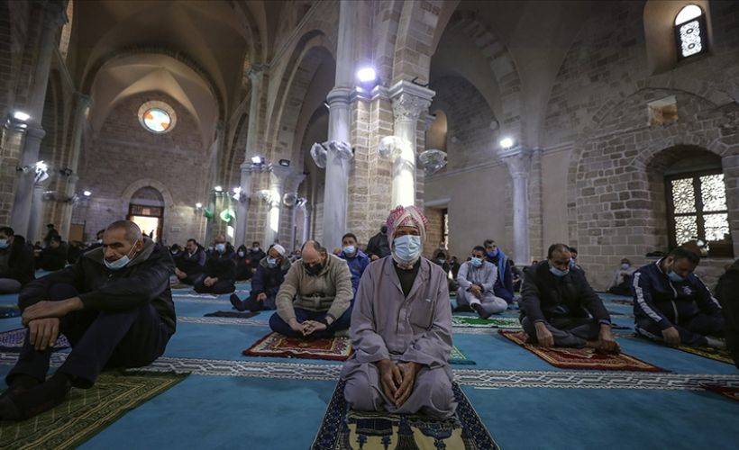 Filistin'de teravih namazı camilerde kılınabilecek