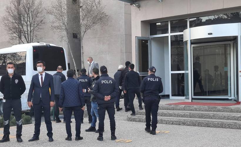 4 emekli amiral ifade vermek için Ankara Emniyet Müdürlüğünde