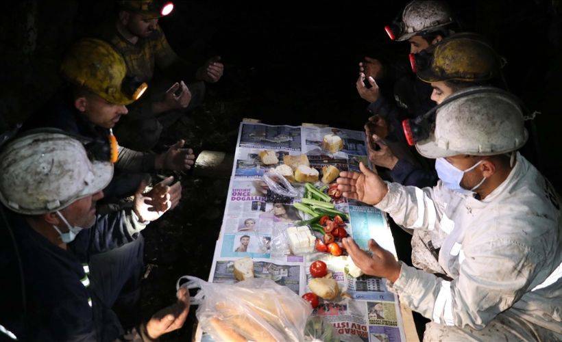 İlk sahurlarını yerin metrelerce altında yaptılar