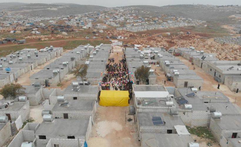 İDDEF, İdlib'deki 610 briket evin açılışını yaptı