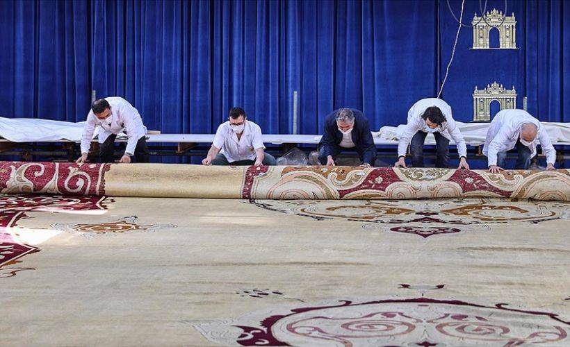 Milli Sarayların en büyük halısının restorasyonu tamamlandı