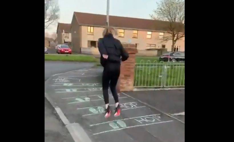 İngiltere'de çok eğlenceli seksek parkuru