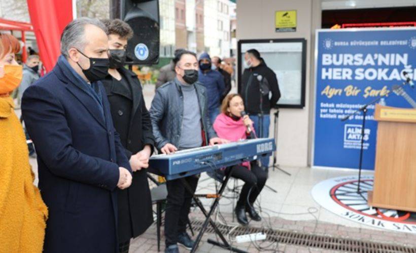 Bursa'nın sokakları notalarla renkleniyor