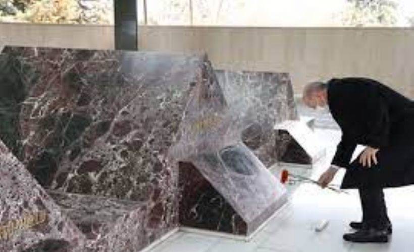 Cumhurbaşkanı Erdoğan, Adnan Menderes'in kabrini ziyaret etti