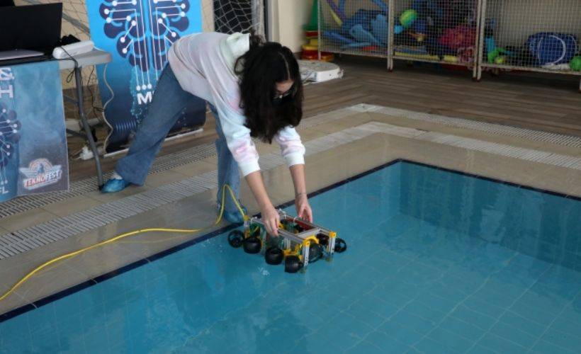 Lise öğrencileri insansız su altı robotu geliştirdi