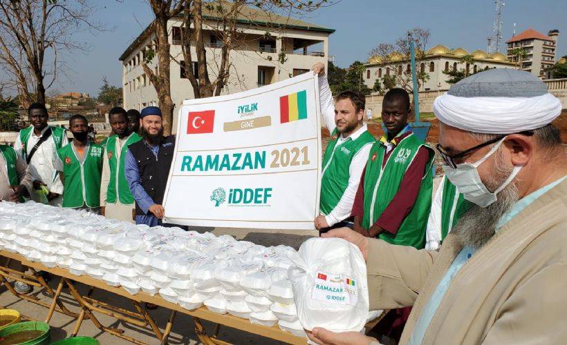 Gine'de Ramazan'ın Bereket ve Heyecanı Yaşanıyor