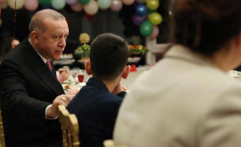 Erdoğan Huber Köşkü’nde çocuklarla iftar yaptı