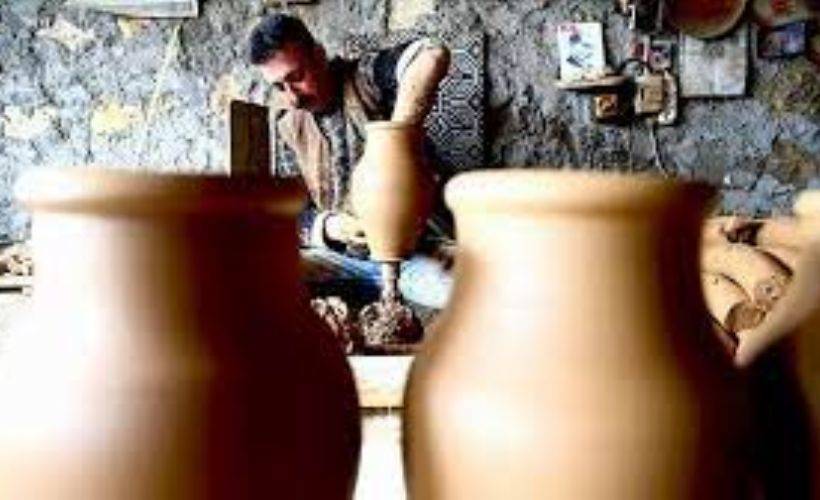 Ramazanda 900 derecelik ısıda çanakları pişiren ustalar