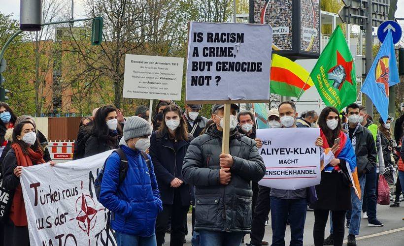 İsmet Mısırlıoğlu Timeturk için yazdı: Ermeniler AB desteğiyle miting düzenledi