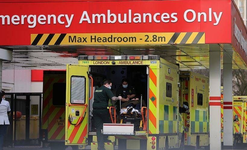 İngiltere'de son 24 saatte 2 bin 166 Kovid-19 vakası tespit edildi