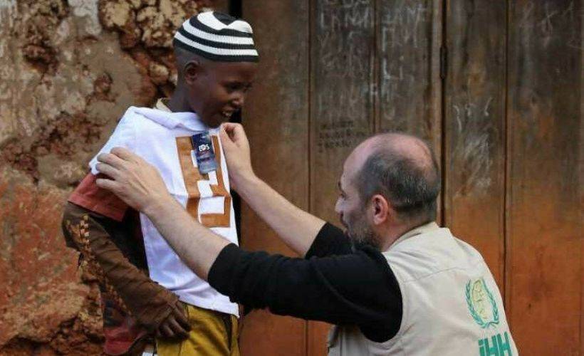 LC Waikiki'den 25 bin yetime bayramlık