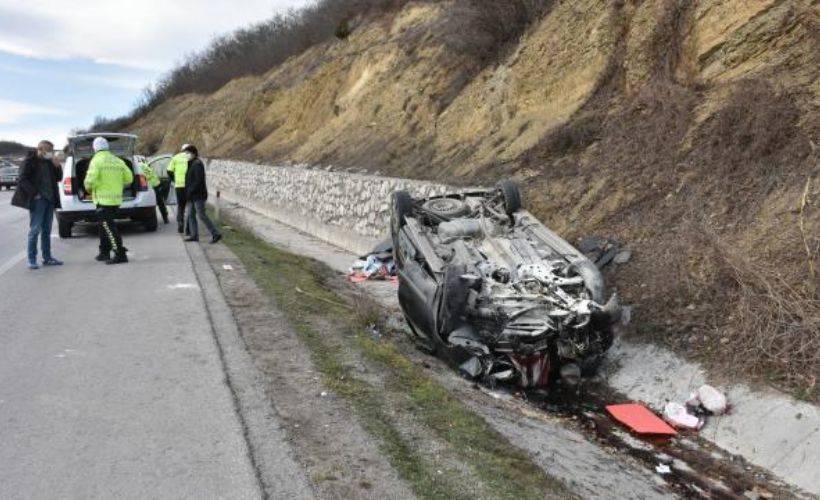 Kütahya'da hafif ticari araç şarampole devrildi: 1 kişi öldü
