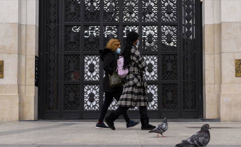 Fransa Kovid-19 kısıtlamalarını 4 aşamada kaldırmaya hazırlanıyor