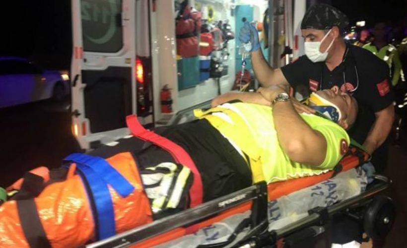 Antalya'da trafik polisleri kaza yaptı, 1'i hafif yaralandı