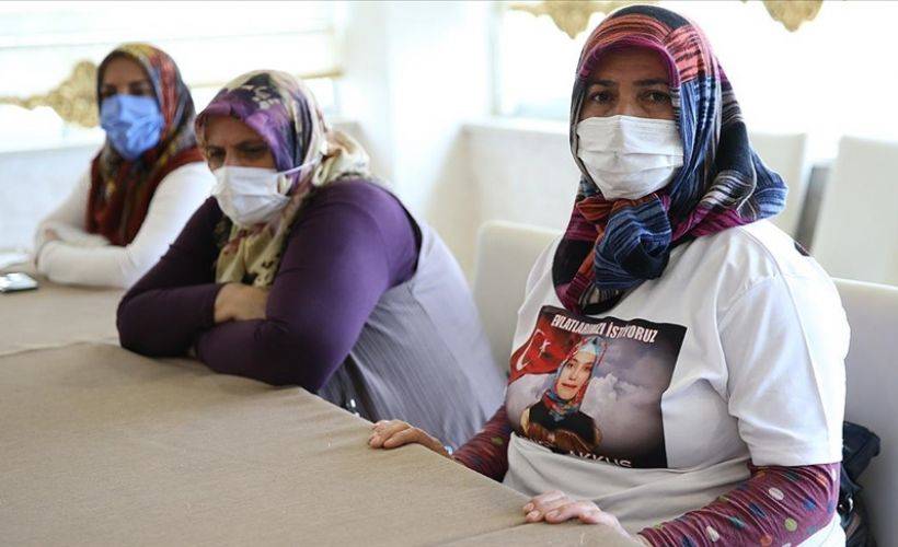 Diyarbakır anneleri, tam kapanma nedeniyle oturma eylemini otelde sürdürdü