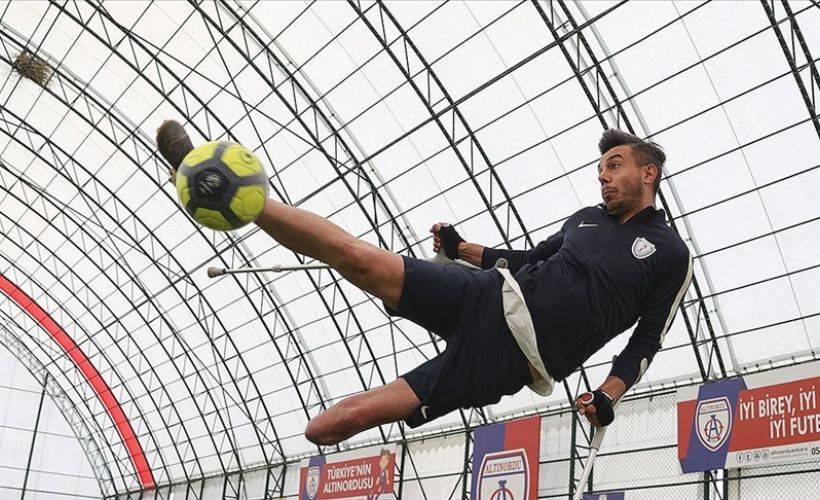 Ay-yıldız üniformalı Fatih Şentürk: 'Asla pes etmeyin, vazgeçmeyin'