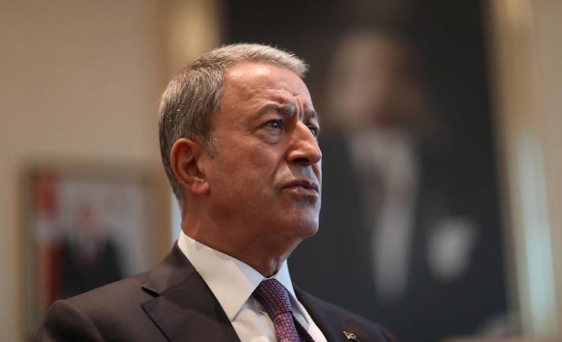 Bakan Akar, operasyonların yönetildiği Eskişehir'de