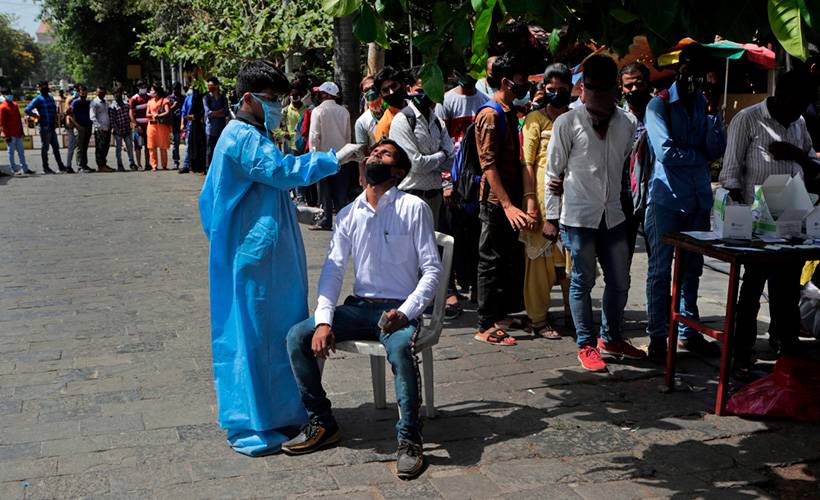 Hindistan'da Kovid-19 vaka sayısı 20 milyona yaklaştı