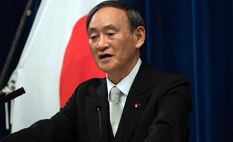 Suga: 74 yıllık anayasada revizyona ihtiyaç var