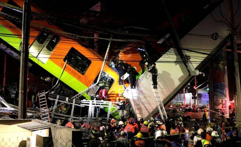 Meksika'da metro üst geçidi yola çöktü: 23 ölü