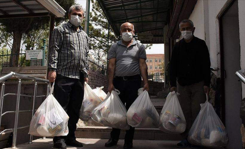 11 yıl önce ramazanda başlattıkları yardımlaşmayı her aya yaydılar