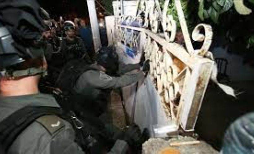 İsrail polisi, Doğu Kudüs'te Filistinli ailenin evine zorla girdi