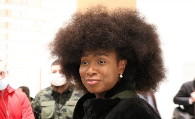 Fransa’da ırkçılığa karşı mücadele veren Assa Traore konuştu