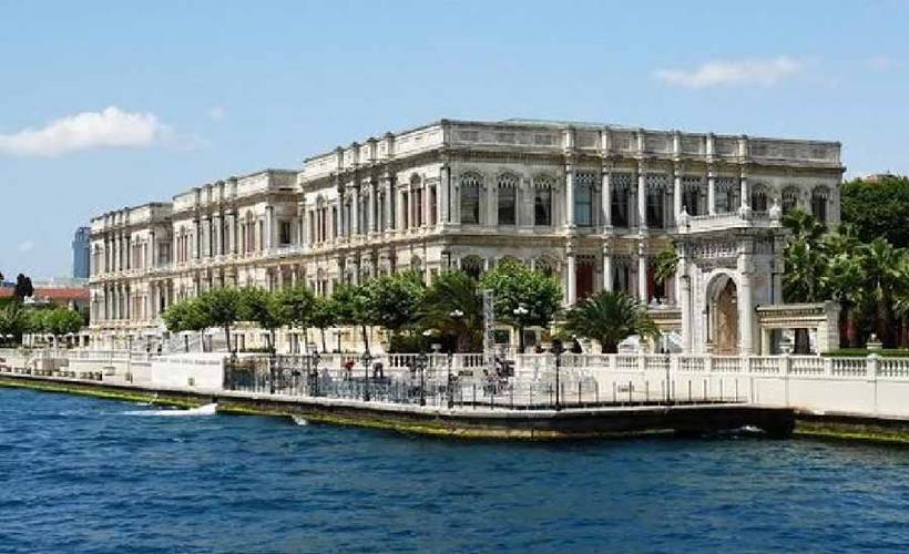 Osmanlı sarayları maliyeyi de sarsmış