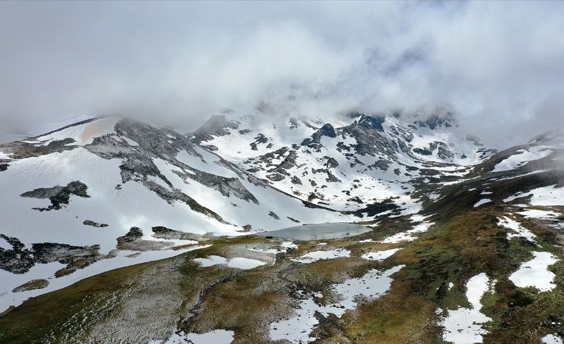 Trabzon yaylaları beyaza büründü