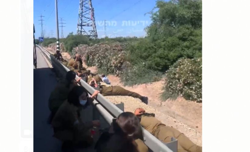 İsrail askerleri korkudan yere yattı