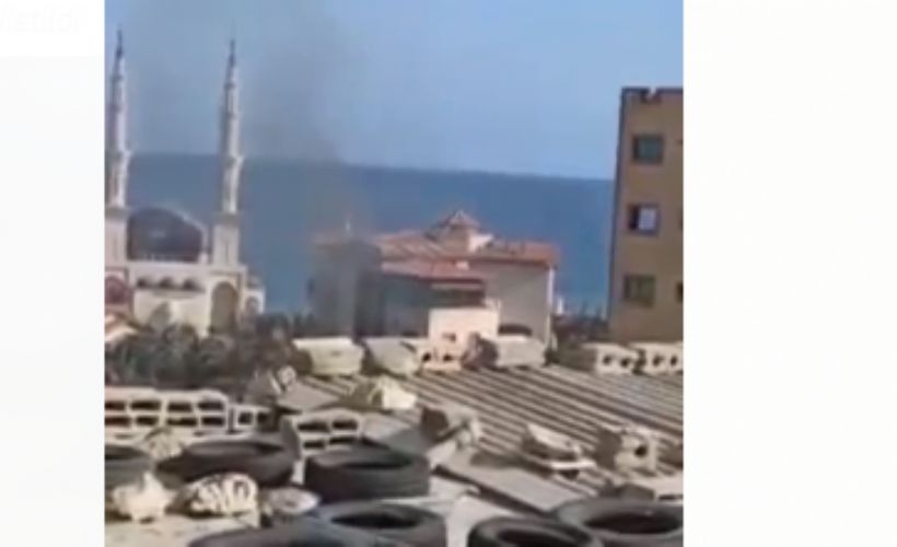 Gazze’nin batısında cami yakınına roket düştü
