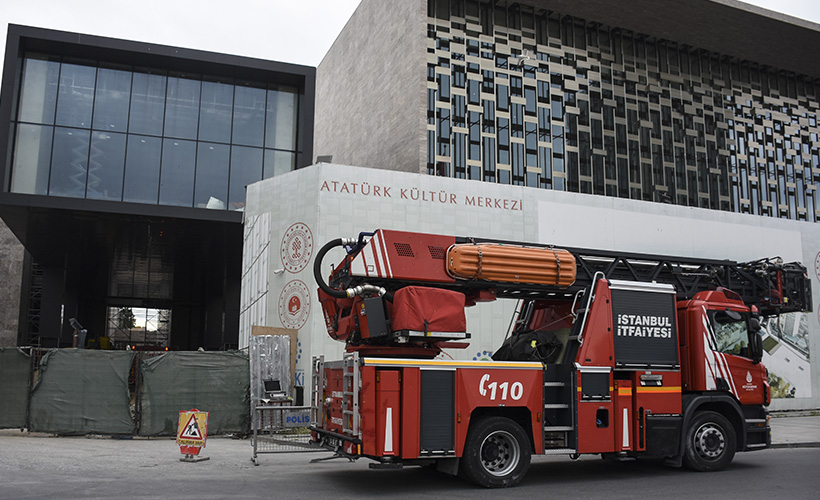 Atatürk Kültür Merkezi inşaatında yangın