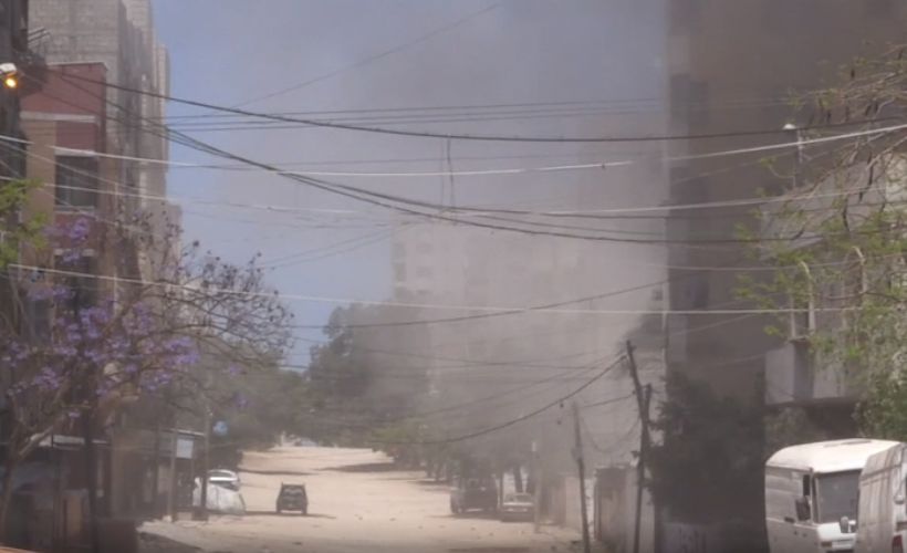 İsrail'in Gazze'de bir eve hava saldırısı görüntüleri