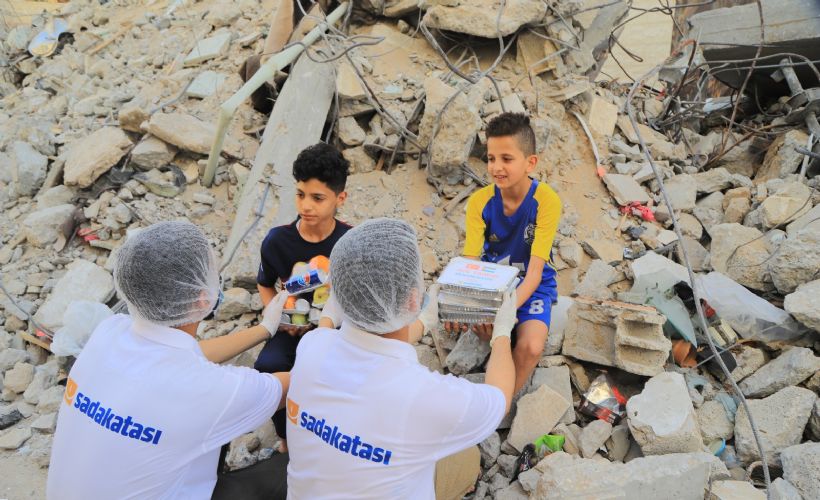 Sadakataşı’ndan Filistin’e 1 milyon TL’lik yardım