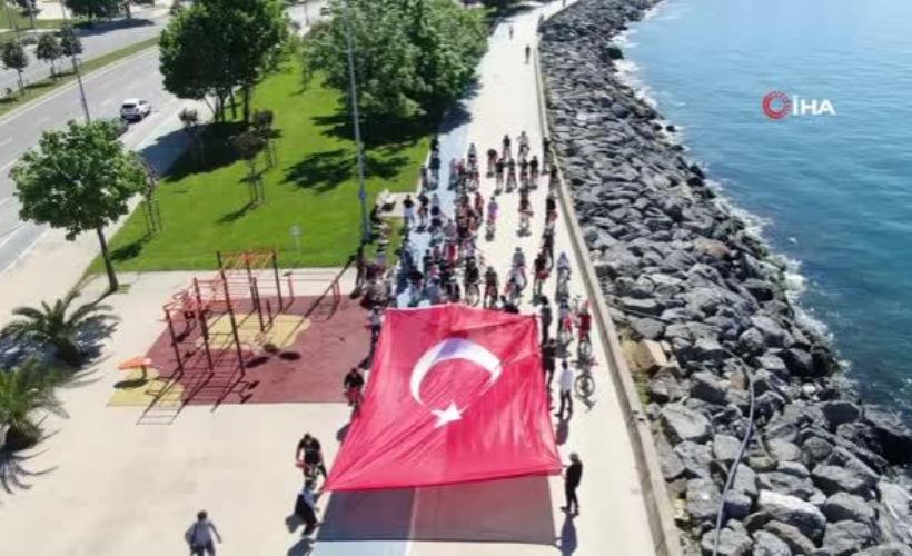 19 Mayısta Türk bayraklı bisiklet korteji yapıldı