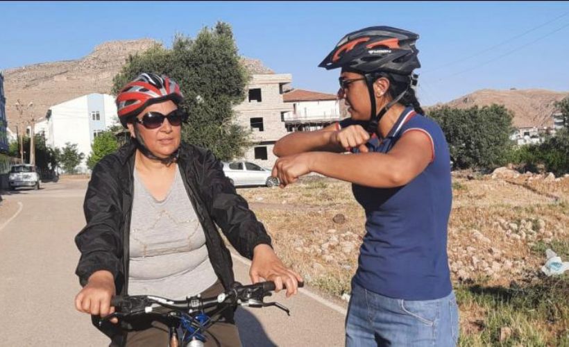 Derik'te kadınlara gönüllü bisiklet eğitimi