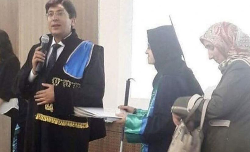 Görme engelli kızı için 4 yıl boyunca hukuk metinlerini okudu