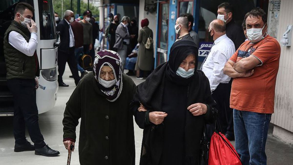 '65 yaş üstü yolcuların seyahat izin belgesi alma zorunluluğu yok'