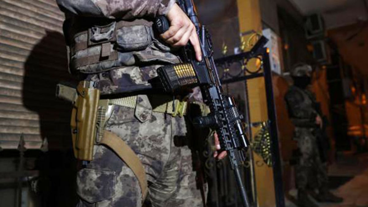 9 ilde FETÖ’nün TSK yapılanmasına operasyon