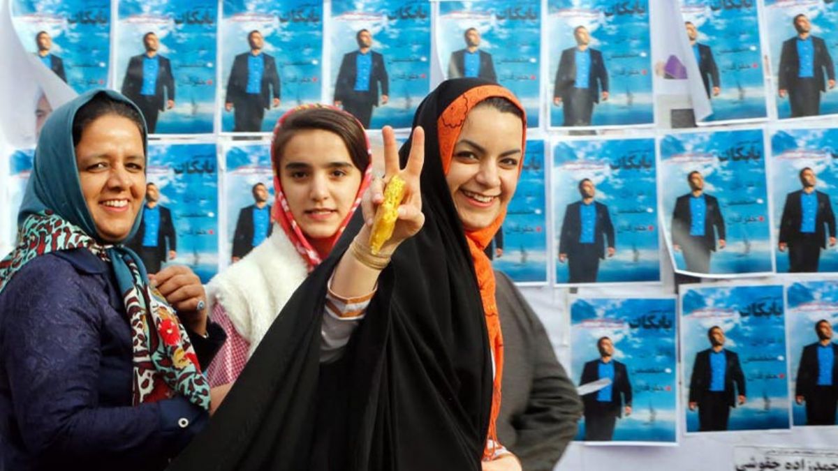 İran'da 592 kişiden sadece 7'si adaylık izni alabildi