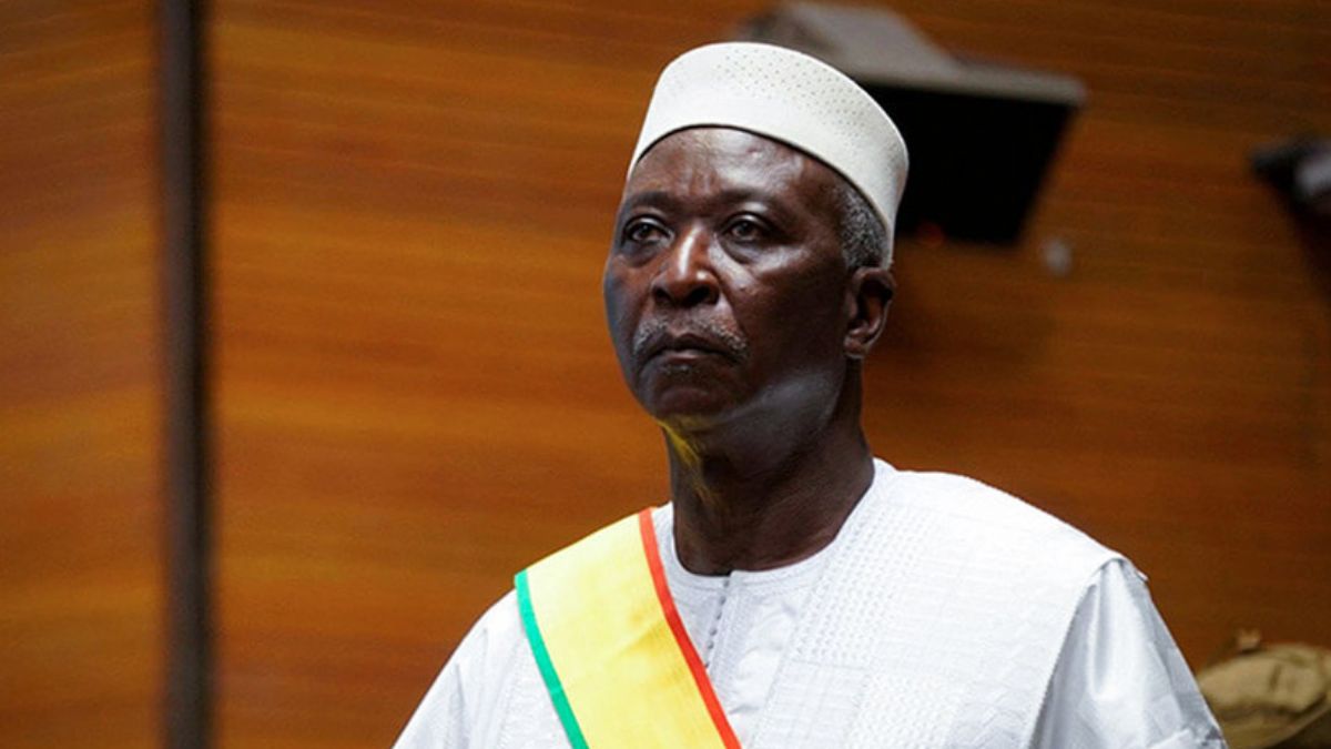 Mali'de eski darbe lideri, Geçiş Konseyi Başkan'ı ve Başbakan'ı görevden aldı